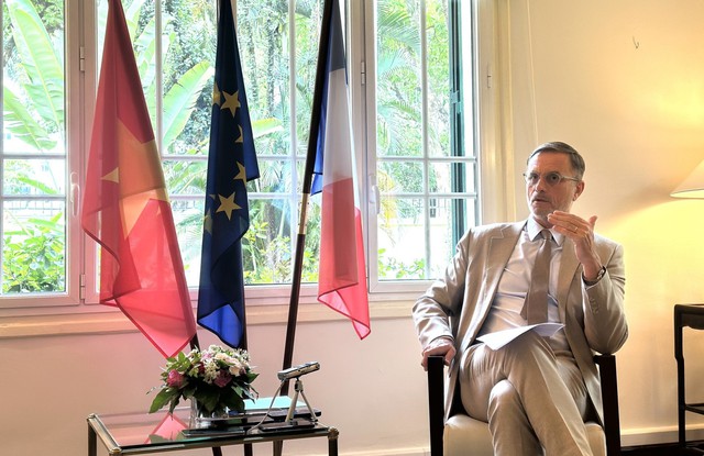 French Ambassador highlights significance of Vietnamese Prime Minister's participation in UN Ocean Conference- Ảnh 2. French Ambassador highlights significance of Vietnamese Prime Minister's participation in UN Ocean Conference- Ảnh 2.
