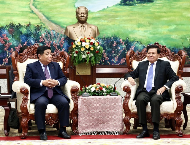 Deputy PM Nguyen Chi Dung meets top Lao leaders in Vientiane- Ảnh 1. Deputy PM Nguyen Chi Dung meets top Lao leaders in Vientiane- Ảnh 1.