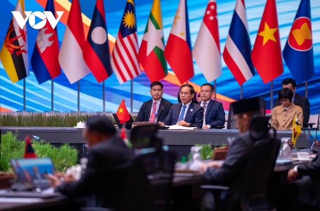 Regional Foreign Ministers reaffirm strategic importance of ASEAN 2045 - Ảnh 1. Regional Foreign Ministers reaffirm strategic importance of ASEAN 2045 - Ảnh 1.