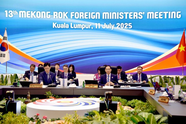 Deputy PM, FM Bui Thanh Son co-chairs 13th Mekong- Korea Foreign Ministers’ Meeting- Ảnh 1. Deputy PM, FM Bui Thanh Son co-chairs 13th Mekong- Korea Foreign Ministers’ Meeting- Ảnh 1.