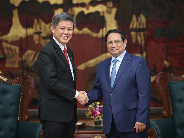 Prime Minister Pham Minh Chinh hosts reception for Singaporean Defense Minister- Ảnh 1. Prime Minister Pham Minh Chinh hosts reception for Singaporean Defense Minister- Ảnh 1.