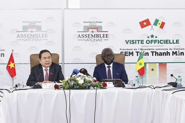 NA Chairman holds talks with Senegalese counterpart- Ảnh 1.