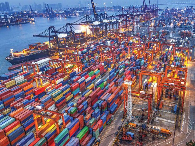 Trade surplus hits US$7.63 bln in first half - Ảnh 1. Trade surplus hits US$7.63 bln in first half - Ảnh 1.