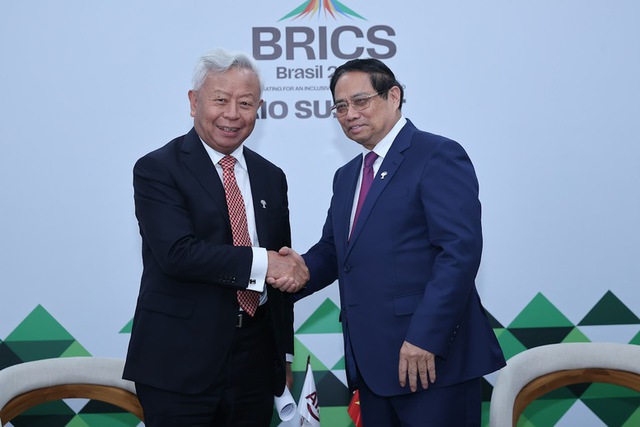 Prime Minister meets foreign leaders on sidelines of 17th BRICS Summit- Ảnh 8. Prime Minister meets foreign leaders on sidelines of 17th BRICS Summit- Ảnh 8.