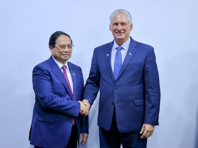Prime Minister meets Cuban President on 17th BRICS Summit margin- Ảnh 1. Prime Minister meets Cuban President on 17th BRICS Summit margin- Ảnh 1.
