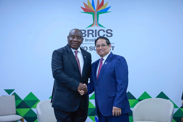 Prime Minister meets foreign leaders on sidelines of 17th BRICS Summit- Ảnh 1. Prime Minister meets foreign leaders on sidelines of 17th BRICS Summit- Ảnh 1.