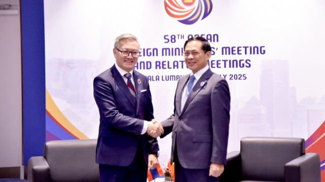 Deputy PM Bui Thanh Son meets with Thai, Lao, Cambodian Foreign Ministers on AMM-58 sidelines- Ảnh 1. Deputy PM Bui Thanh Son meets with Thai, Lao, Cambodian Foreign Ministers on AMM-58 sidelines- Ảnh 1.