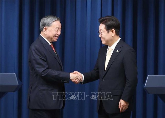 Viet Nam, South Korea agree to make scientific and technological cooperation new pillar of bilateral ties- Ảnh 1.