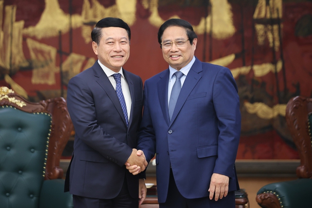 Viet Nam gives highest priority to relations with Laos: Prime Minister- Ảnh 1.