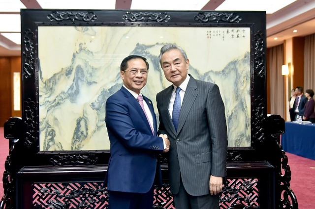 Viet Nam, China pledge to deepen scientific and technological cooperation- Ảnh 1.