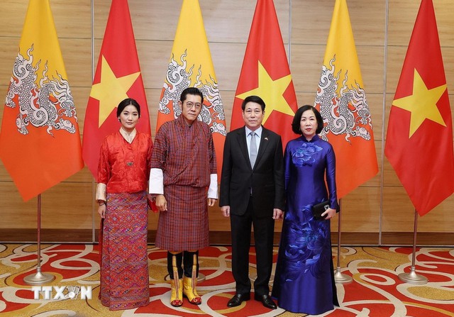 Vietnamese State President hosts banquet for Bhutanese King- Ảnh 1.