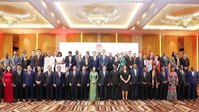 Viet Nam, Angola mark 50th anniversary of diplomatic ties- Ảnh 1.