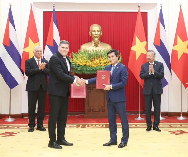 Viet Nam, Cuba sign cooperation agreements- Ảnh 1. Viet Nam, Cuba sign cooperation agreements- Ảnh 1.