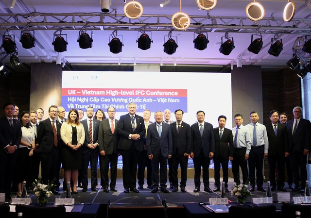 UK stands ready to support Viet Nam to develop financial services: London Lord Mayor- Ảnh 1.