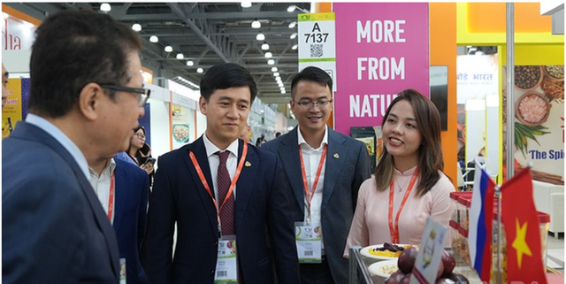 Diverse Vietnamese products featured at WorldFood Moscow 2025- Ảnh 1.