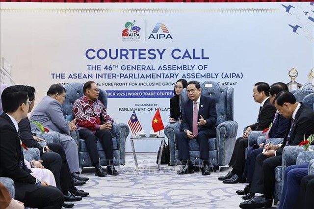 Top legislator meets Malaysian Prime Minister Anwar Ibrahim- Ảnh 1.