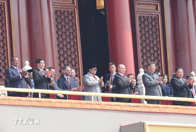 State President Luong Cuong attends military parade marking 80th anniversary of victory over fascism in China- Ảnh 2. State President Luong Cuong attends military parade marking 80th anniversary of victory over fascism in China- Ảnh 2.