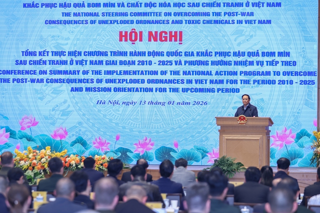 Viet Nam targets to clear UXO-contaminated land by 2045- Ảnh 2.
