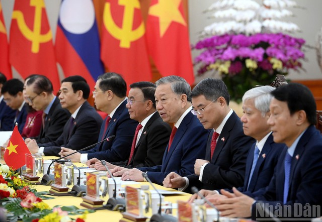 General Secretary To Lam holds talks with top Lao leader- Ảnh 3.