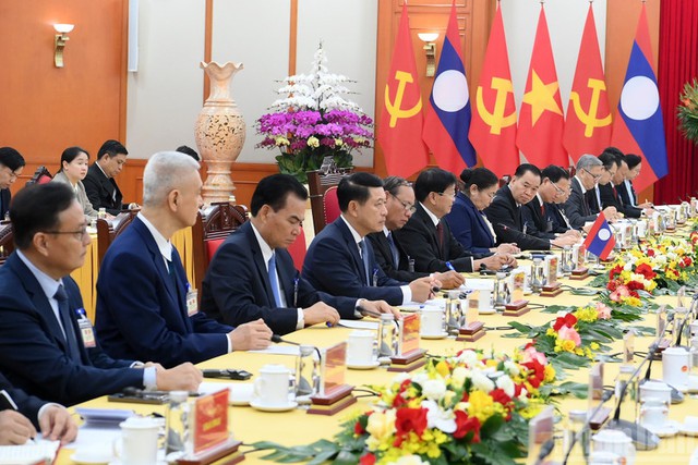 General Secretary To Lam holds talks with top Lao leader- Ảnh 4.