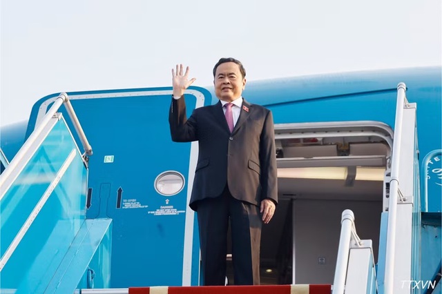 Top Vietnamese legislator starts five-day official visit to China- Ảnh 1.