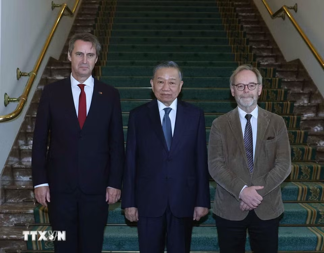 Top Belgian legislators hail Viet Nam’s growing int’l standing - Ảnh 1.