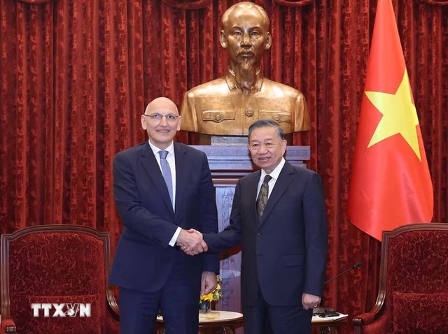 Top leader To Lam hosts Representative of Azerbaijani President - Ảnh 1.
