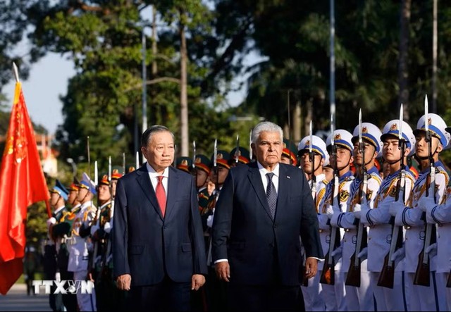 Panama's President José Raúl Mulino accorded official welcome ceremony in Ha Noi- Ảnh 1.