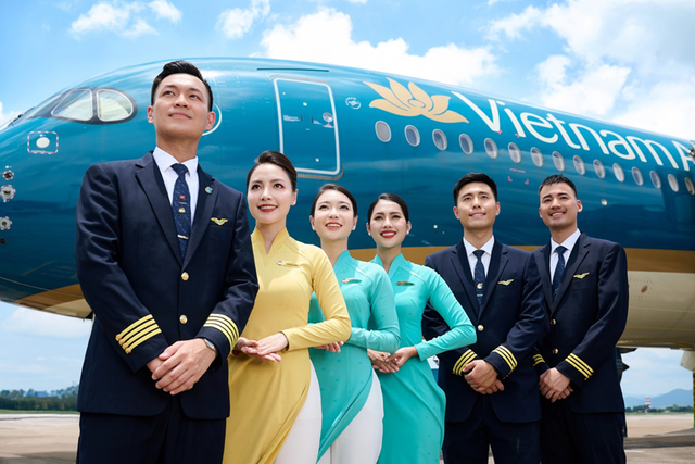 Viet Nam Airlines launches first direct flight route to Amsterdam- Ảnh 1.