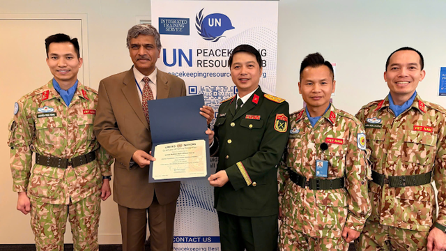 Viet Nam’s first-ever peacekeeping training course meets UN standards - Ảnh 1.