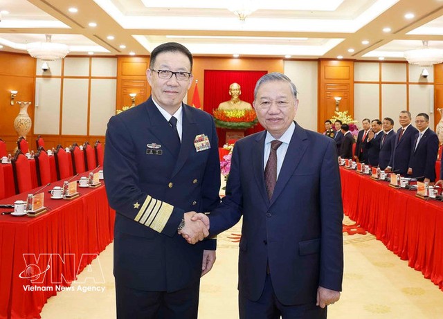 Party chief hosts Chinese ministers of foreign affairs, national defense, public security- Ảnh 3. Party chief hosts Chinese ministers of foreign affairs, national defense, public security- Ảnh 3.