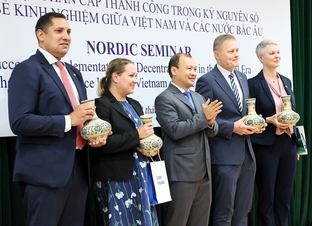 Nordic countries share experience to support Viet Nam’s reform and digital transformation- Ảnh 1.
