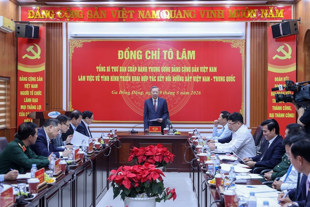 Viet Nam–China railway connectivity is strategic breakthrough in economic cooperation: Party chief - Ảnh 1.