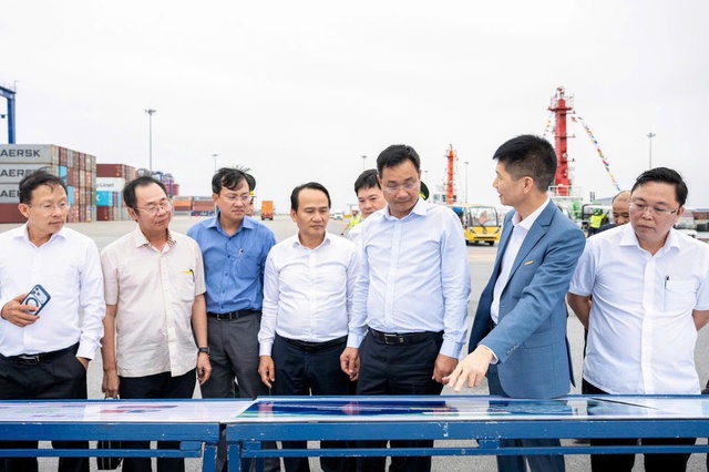 Da Nang Party Secretary verifies Hateco's investment capabilities for "mega-project" of Lien Chieu Container Port- Ảnh 1. Da Nang Party Secretary verifies Hateco's investment capabilities for "mega-project" of Lien Chieu Container Port- Ảnh 1.