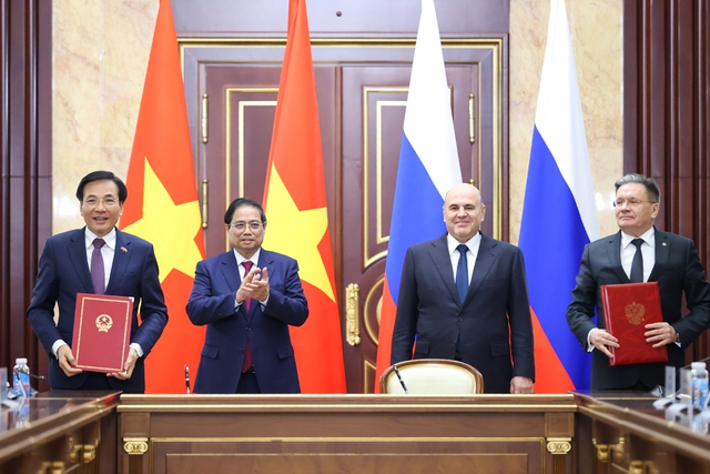 Viet Nam, Russia sign Agreement on construction of first nuclear power plant- Ảnh 1.