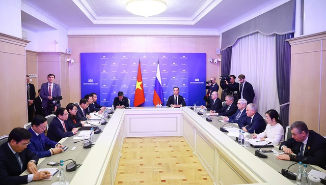 Prime Minister meets with Chairman of Russian State Duma Vyacheslav Volodin- Ảnh 4.