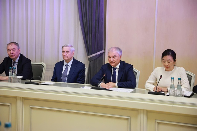 Prime Minister meets with Chairman of Russian State Duma Vyacheslav Volodin- Ảnh 3.