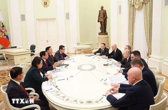 Prime Minister Pham Minh Chinh meets Russian President Putin in Moscow- Ảnh 2.