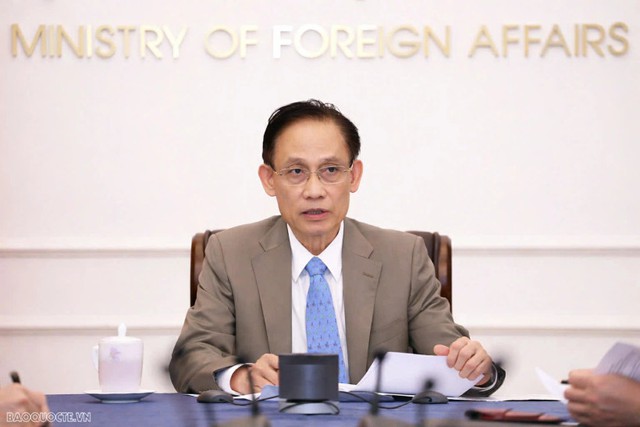 Foreign Minister holds phone conversation with Philippine counterpart- Ảnh 1. Foreign Minister holds phone conversation with Philippine counterpart- Ảnh 1.