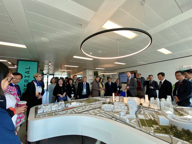 Viet Nam, UK enhance cooperation in preventive healthcare for ageing populations- Ảnh 2.