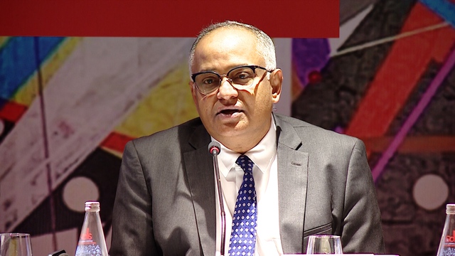 ADB Country Director hails Viet Nam's  strong macroeconomic fundamentals, robust public investment- Ảnh 1.