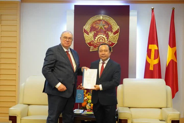 IAEA hands over Report to Viet Nam on its Nuclear Power Infrastructure Development- Ảnh 1.