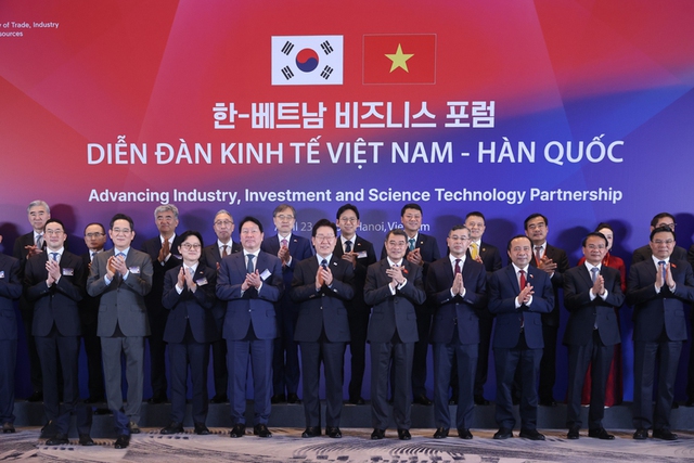 Viet Nam, South Korea sign 73 business cooperation agreements - Ảnh 2.