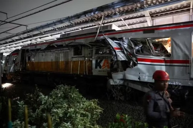 Viet Nam conveys condolences to Indonesia over deadly railway accident- Ảnh 1.
