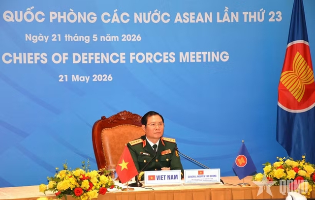 Viet Nam attends 23rd ASEAN Chiefs of Defence Forces Meeting- Ảnh 1. Viet Nam attends 23rd ASEAN Chiefs of Defence Forces Meeting- Ảnh 1.