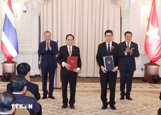 Viet Nam, Thailand exchange cooperation documents- Ảnh 1. Viet Nam, Thailand exchange cooperation documents- Ảnh 1.