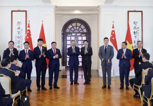 Viet Nam, Singapore issue Joint Statement on supply chain resilience- Ảnh 1. Viet Nam, Singapore issue Joint Statement on supply chain resilience- Ảnh 1.