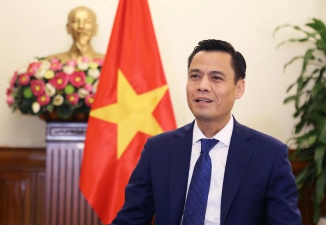 Viet Nam commits to ASEAN community-building process - Ảnh 1.