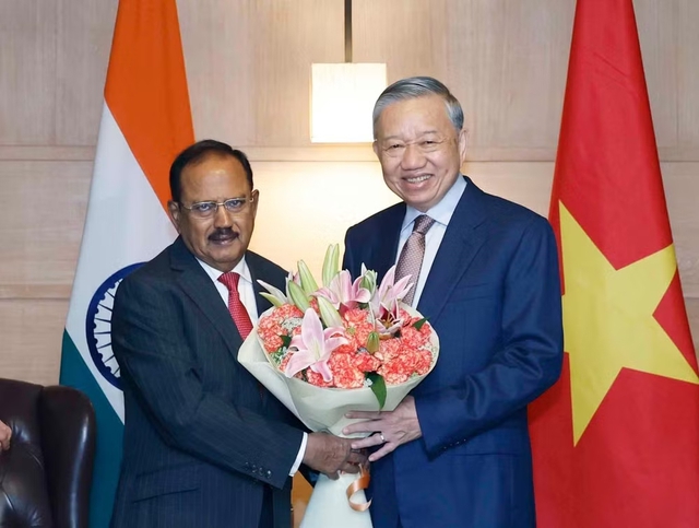 Top Vietnamese leader meets Indian National Security Advisor- Ảnh 1.