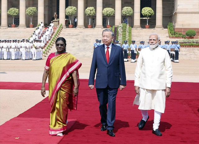 Indian President, Prime Minister accord ceremonial welcome to top Vietnamese leader- Ảnh 1.